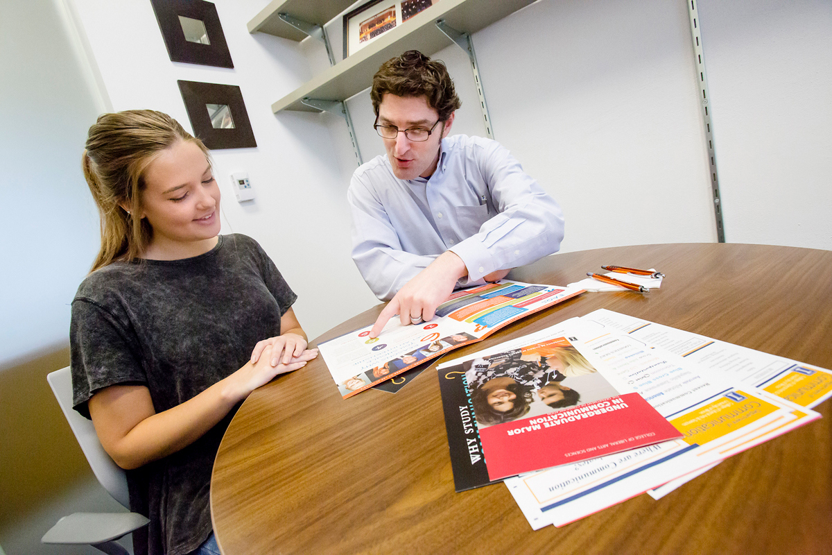 Undergraduate Advising | Communication at Illinois